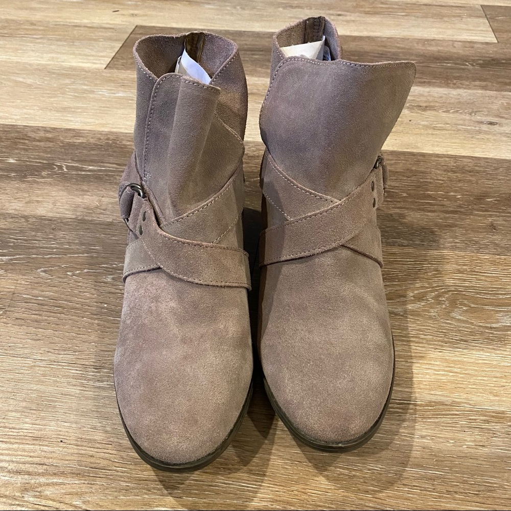 AEO Leather Ankle Boots - Picture 3 of 12